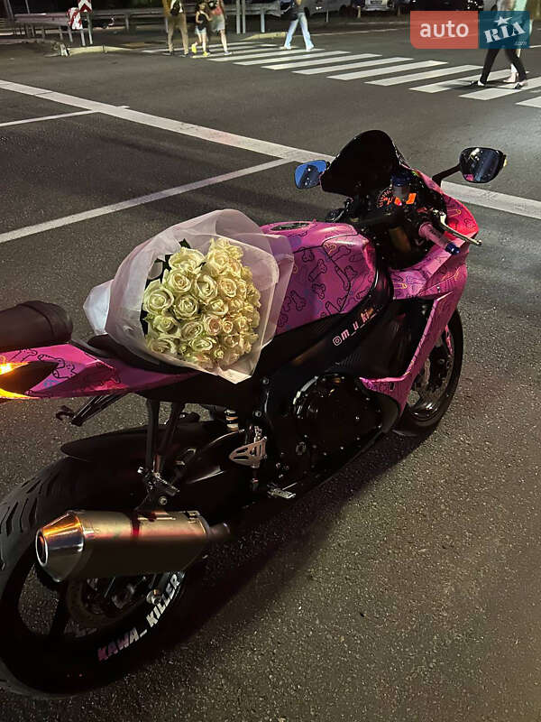 Suzuki GSX-R 750 2011 Suzuki GSX-R 750 2011