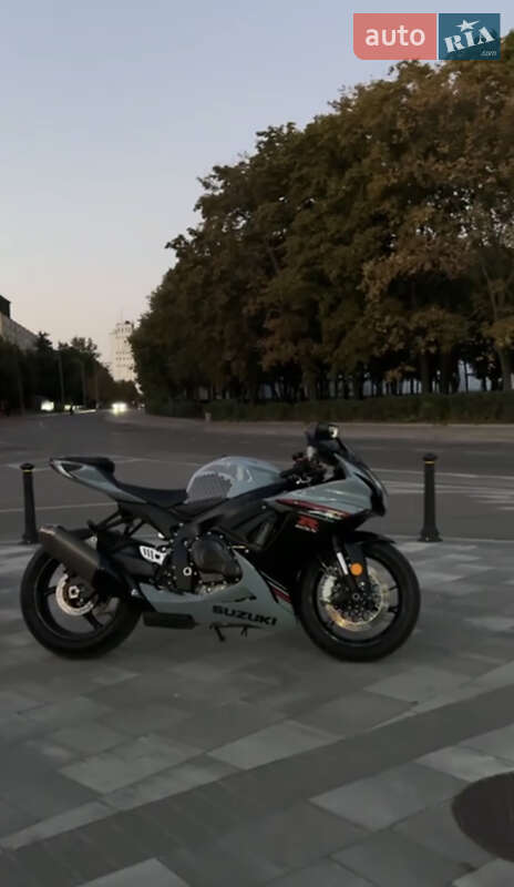 Suzuki GSX-R 750 2024 Suzuki GSX-R 750 2024