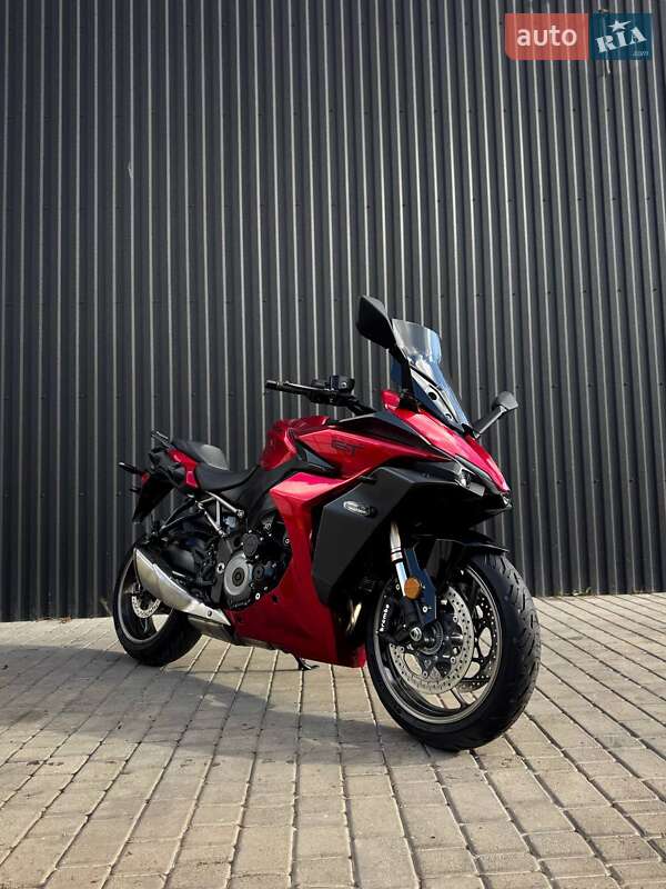 Suzuki GSX-S 1000GT 2024 Suzuki GSX-S 1000GT 2024