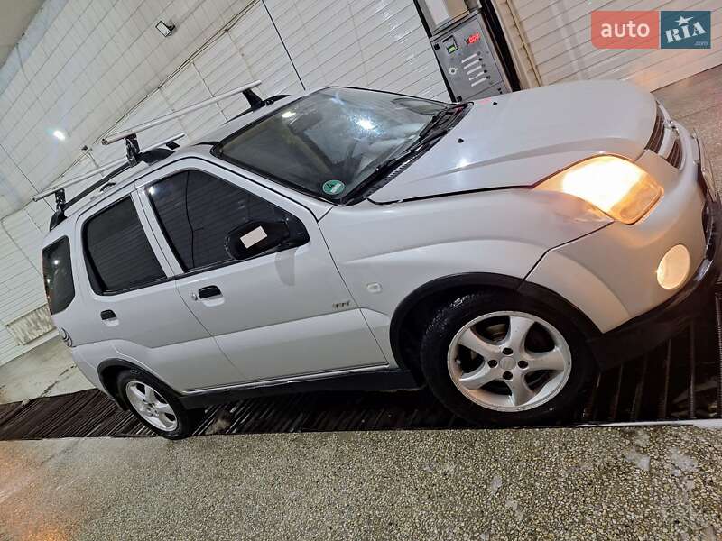 Универсал Suzuki Ignis 2007 в Черновцах фото 9 Универсал Suzuki Ignis 2007 в Черновцах