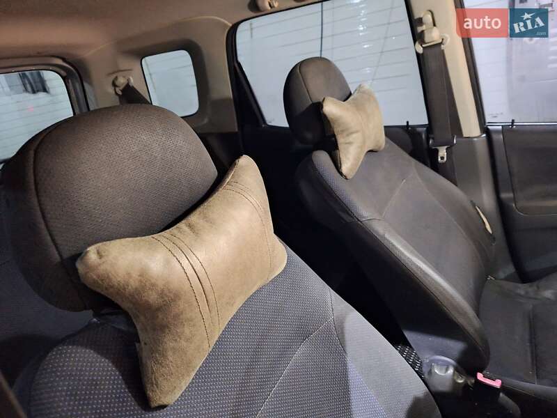 Универсал Suzuki Ignis 2007 в Черновцах фото 27 Универсал Suzuki Ignis 2007 в Черновцах