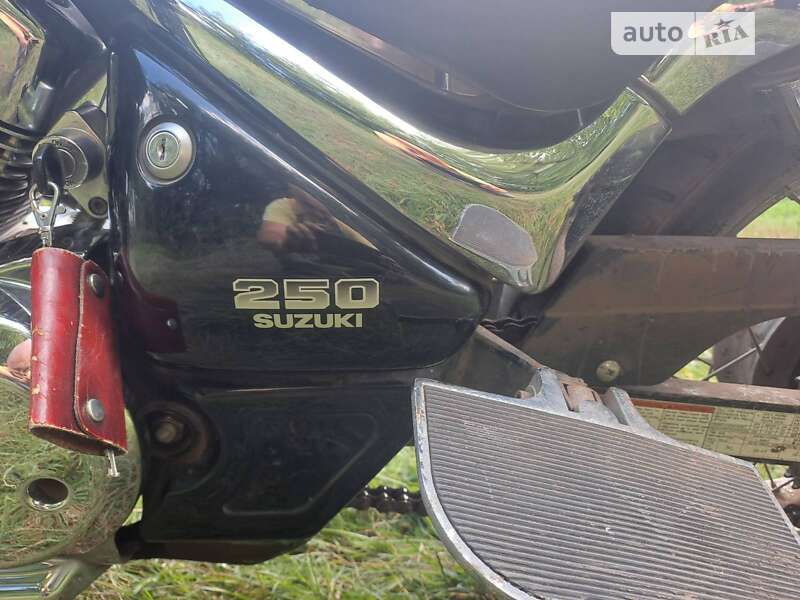 Мотоцикл Чоппер Suzuki Intruder 400 2007 в Тернополе