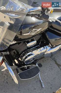 Мотоцикл Классик Suzuki Intruder 400 2005 в 