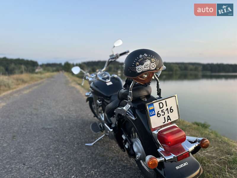 Мотоцикл Круізер Suzuki Intruder 400 2004 в  фото Мотоцикл Круізер Suzuki Intruder 400 2004 в