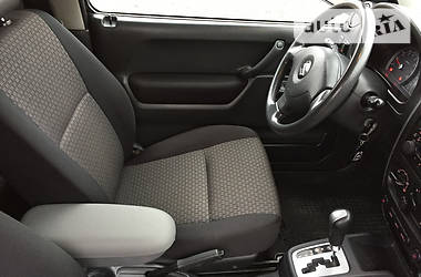 Внедорожник / Кроссовер Suzuki Jimny 2010 в 