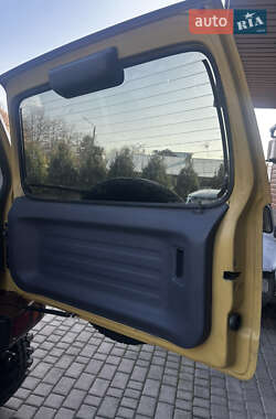 Внедорожник / Кроссовер Suzuki Jimny 2000 в 