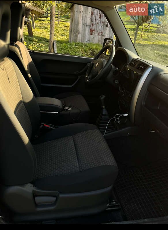 Внедорожник / Кроссовер Suzuki Jimny 2010 в Верховине