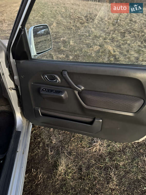 Внедорожник / Кроссовер Suzuki Jimny 2004 в Болехове