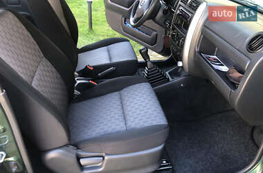 Внедорожник / Кроссовер Suzuki Jimny 2010 в 