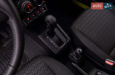 Позашляховик / Кросовер Suzuki Jimny 2024 в 