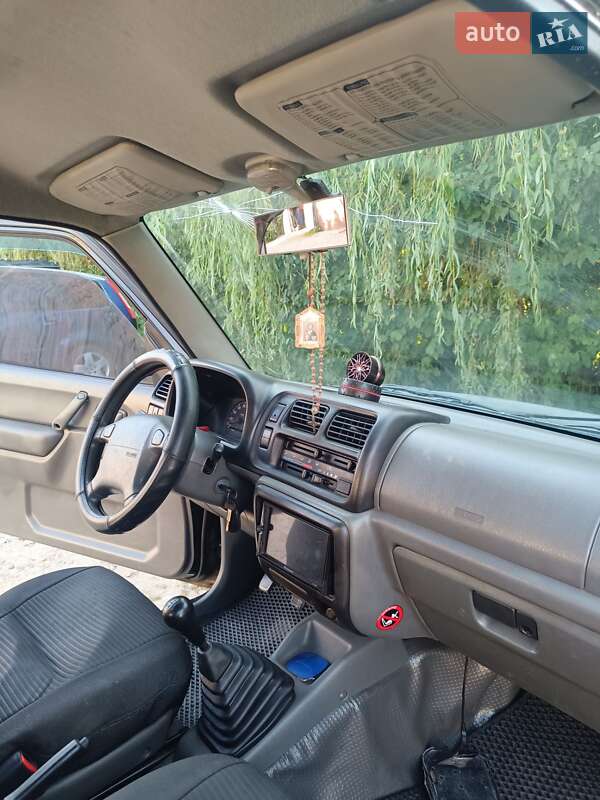 Внедорожник / Кроссовер Suzuki Jimny 2000 в 