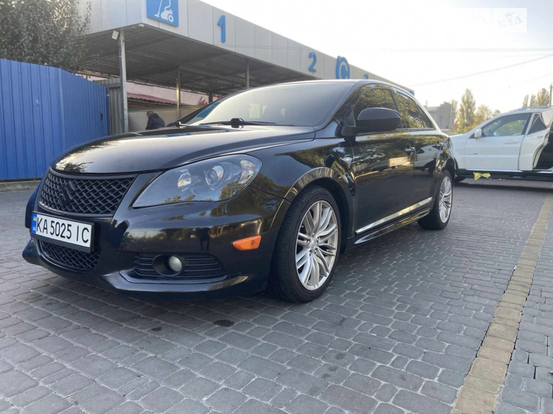 2011 Suzuki Kizashi - мініатюра 11