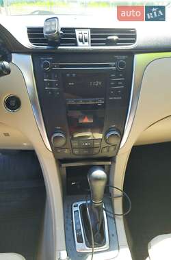 Седан Suzuki Kizashi 2012 в 