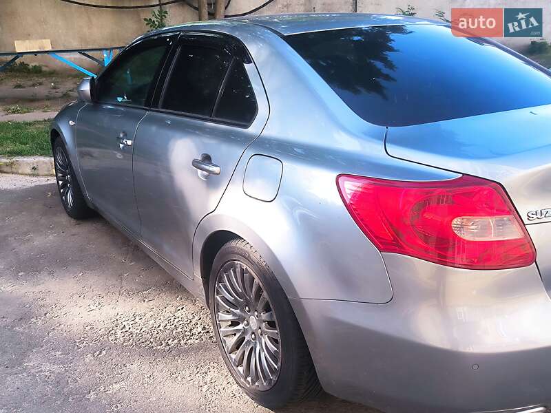 Suzuki Kizashi 2011