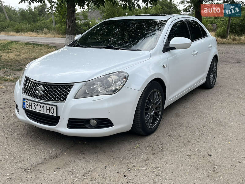 Suzuki Kizashi 2010
