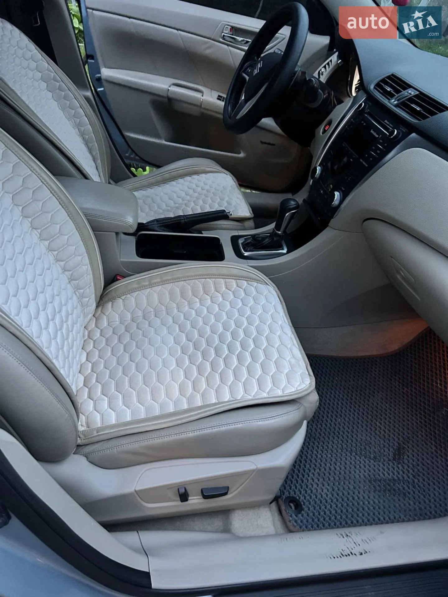 2012 Suzuki Kizashi - мініатюра 20