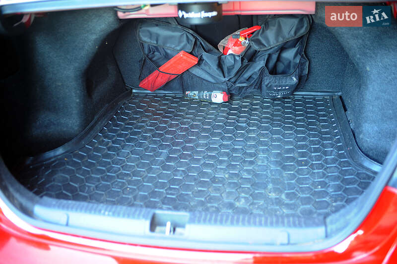 Седан Suzuki Kizashi 2010 в Рівному