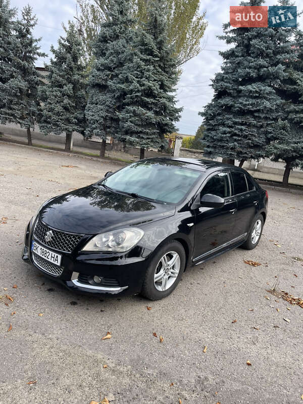 Седан Suzuki Kizashi 2010 в Вознесенске фото 7 Седан Suzuki Kizashi 2010 в Вознесенске
