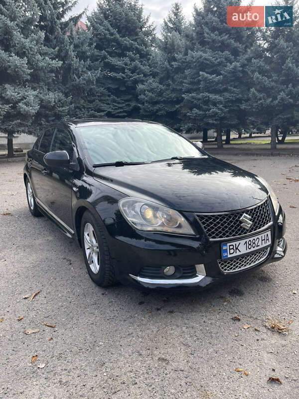 Седан Suzuki Kizashi 2010 в Вознесенске фото 31 Седан Suzuki Kizashi 2010 в Вознесенске