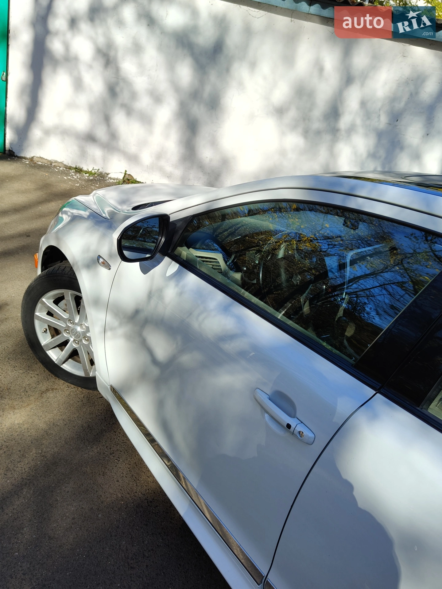 2010 Suzuki Kizashi - мініатюра 16