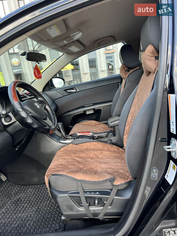 Седан Suzuki Kizashi 2012 в Ивано-Франковске