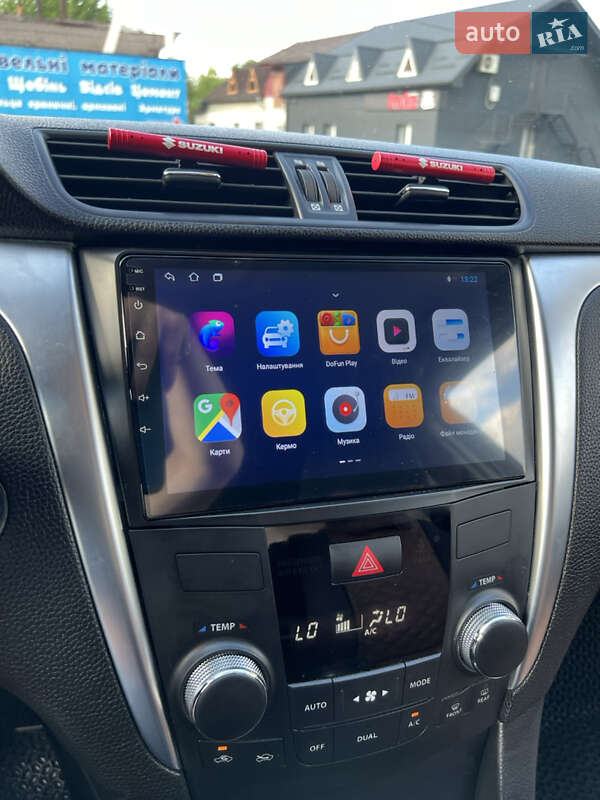 Седан Suzuki Kizashi 2012 в Ивано-Франковске