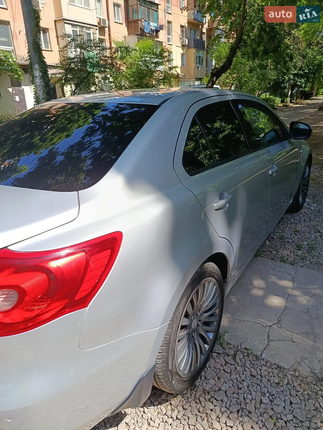 2011 Suzuki Kizashi - мініатюра 31