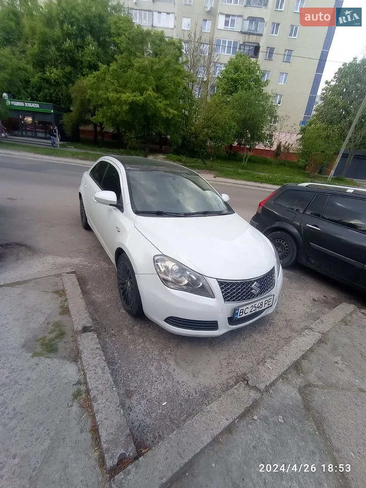 2012 Suzuki Kizashi - мініатюра 18