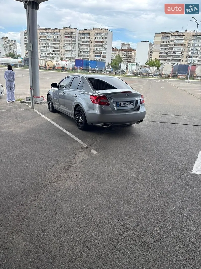 2011 Suzuki Kizashi - мініатюра 3