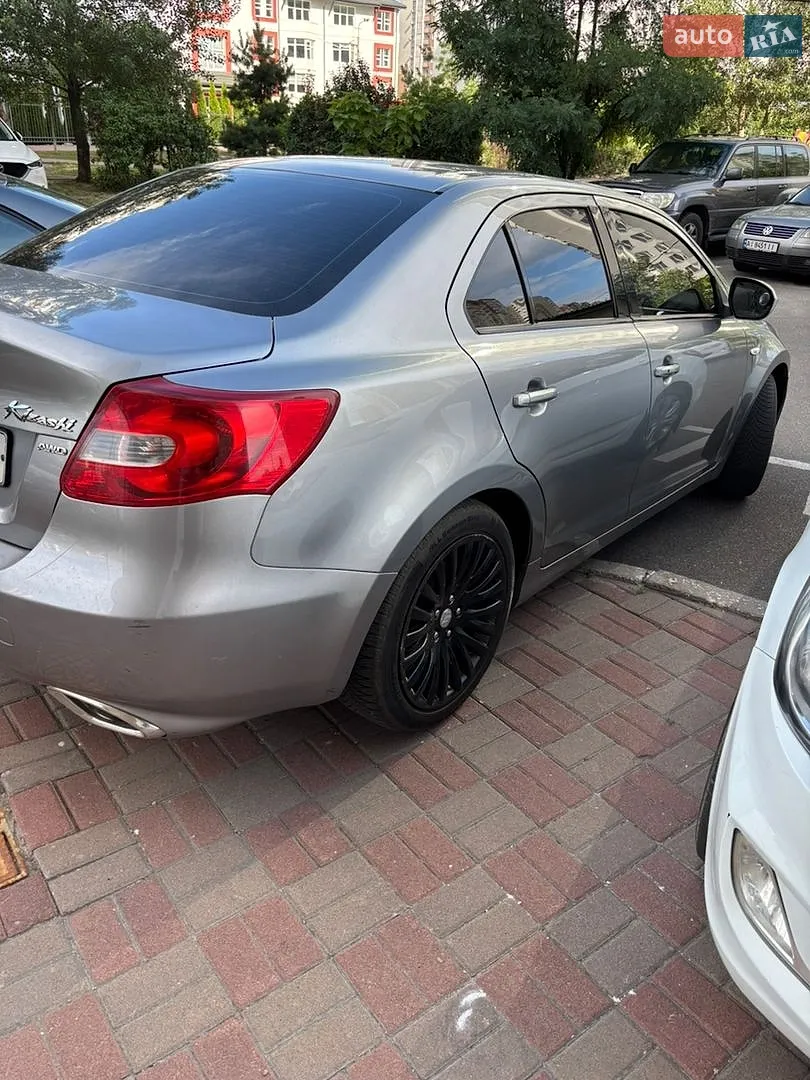 Suzuki Kizashi 2011