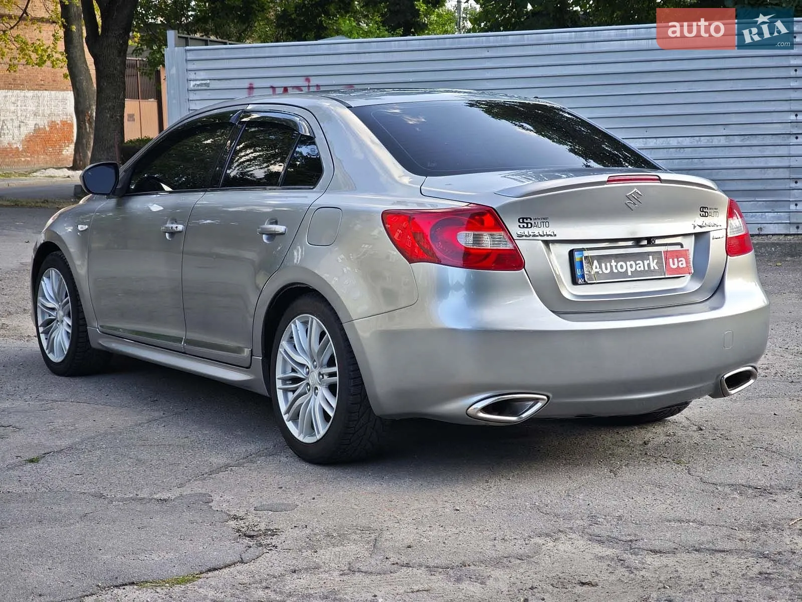 2011 Suzuki Kizashi - мініатюра 9
