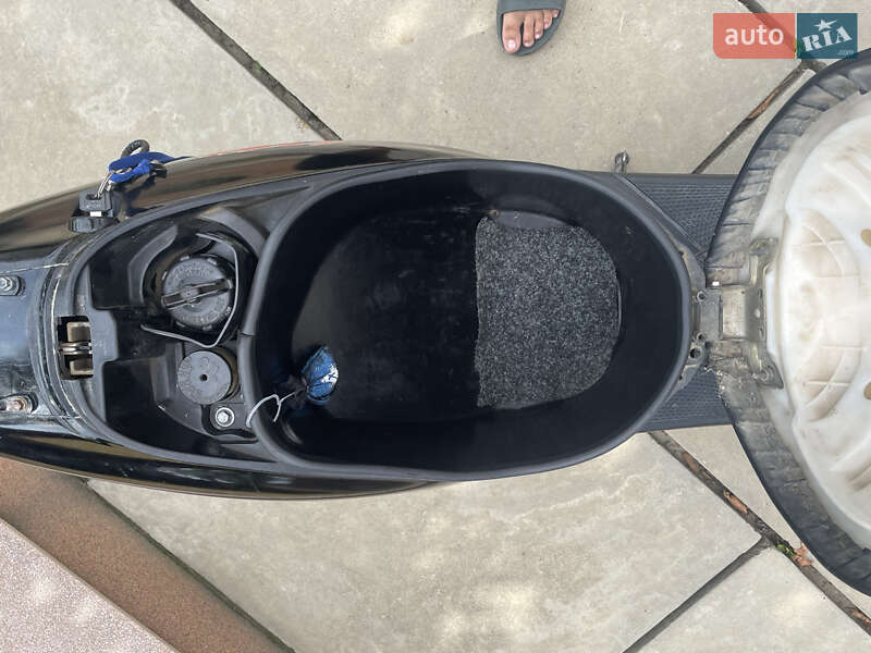 Скутер Suzuki Lets 2 2006 в Чернівцях фото 6 Скутер Suzuki Lets 2 2006 в Чернівцях