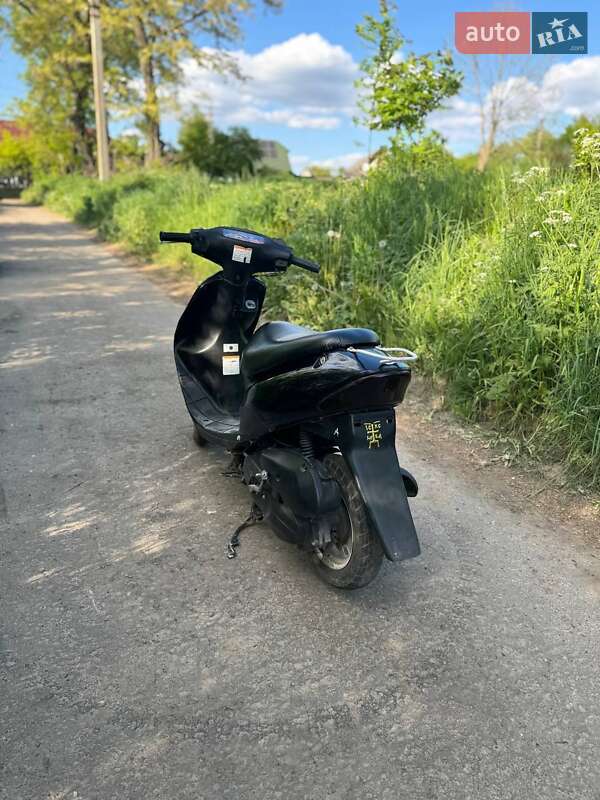 Мопеды Suzuki Lets 2011 в Бучаче