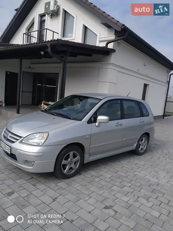 Suzuki Liana