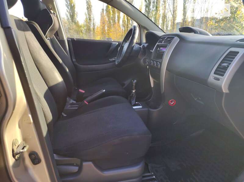 Седан Suzuki Liana 2005 в Горишних Плавнях