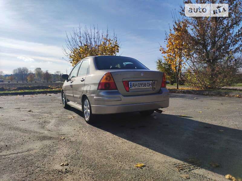 Седан Suzuki Liana 2005 в Горишних Плавнях