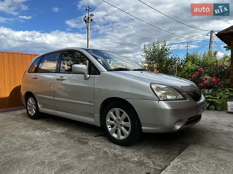 Suzuki Liana