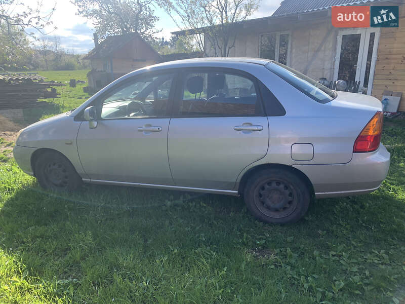 Седан Suzuki Liana 2003 в Шацке