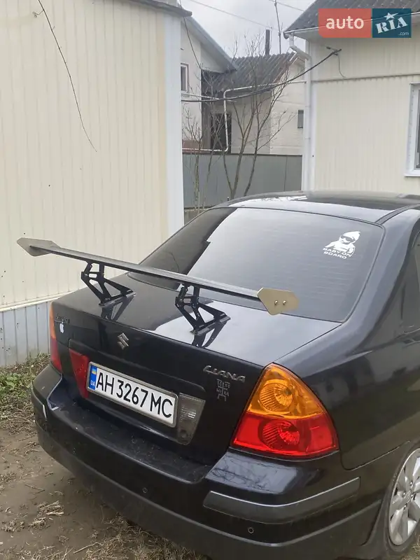Suzuki Liana