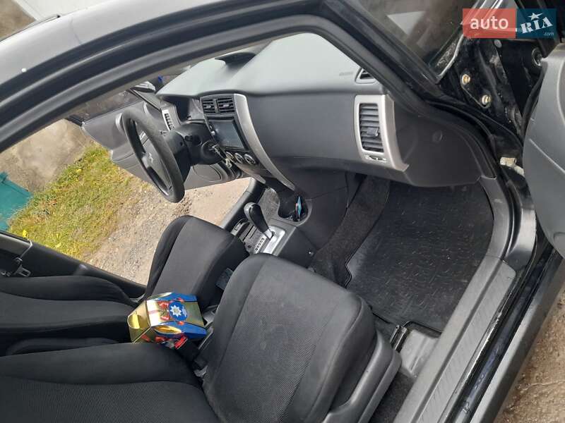 Седан Suzuki Liana 2007 в Староконстантинове