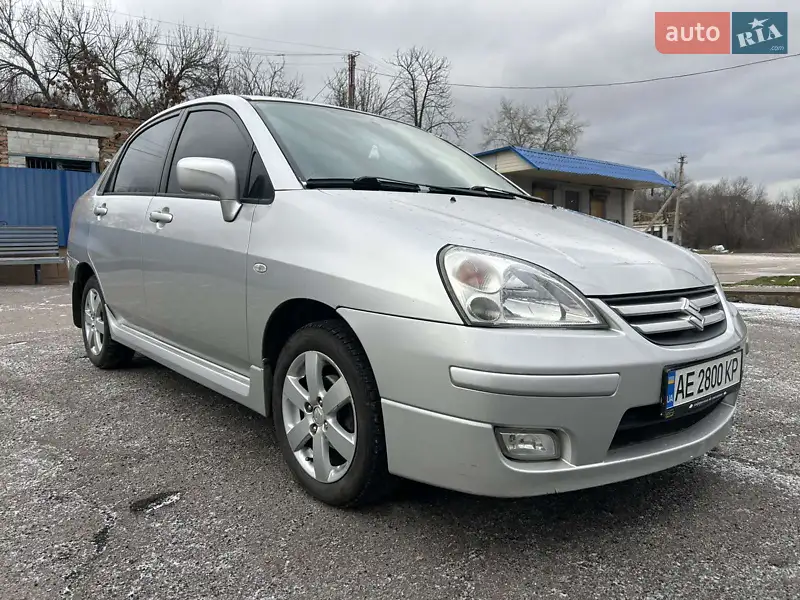 Suzuki Liana