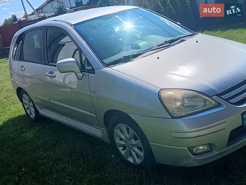 Suzuki Liana