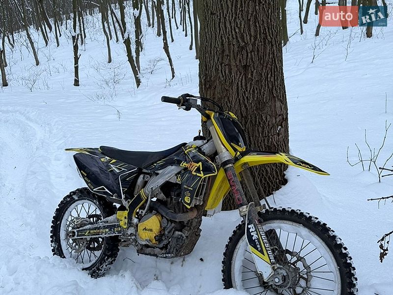 Suzuki RM 450Z 2011