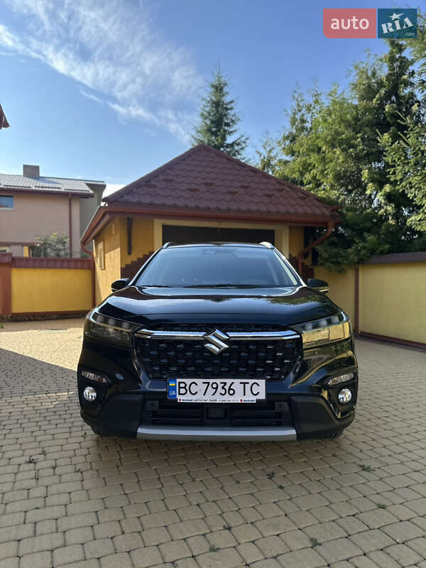 Suzuki S-Cross 2024