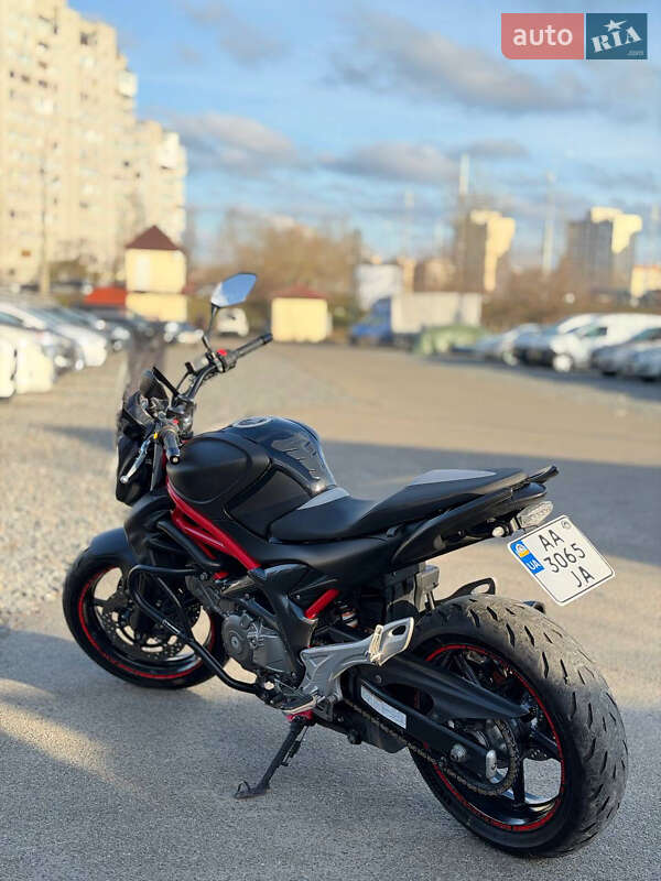 Мотоцикл Без обтекателей (Naked bike) Suzuki SFV 650 2010 в Киеве