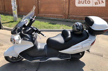 Макси-скутер Suzuki Skywave 250 2005 в 