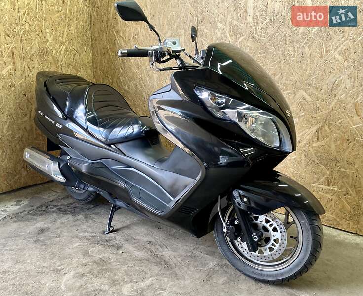 Макси-скутер Suzuki Skywave 250 2008 в Гнивани