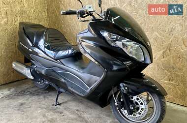Максі-скутер Suzuki Skywave 250 2008 в 