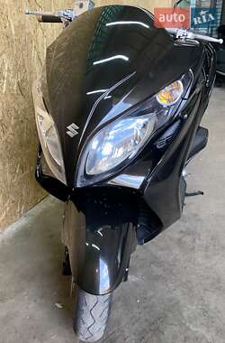 Максі-скутер Suzuki Skywave 250 2008 в 