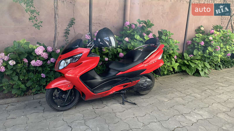 Макси-скутер Suzuki Skywave 250 2009 в Мукачево